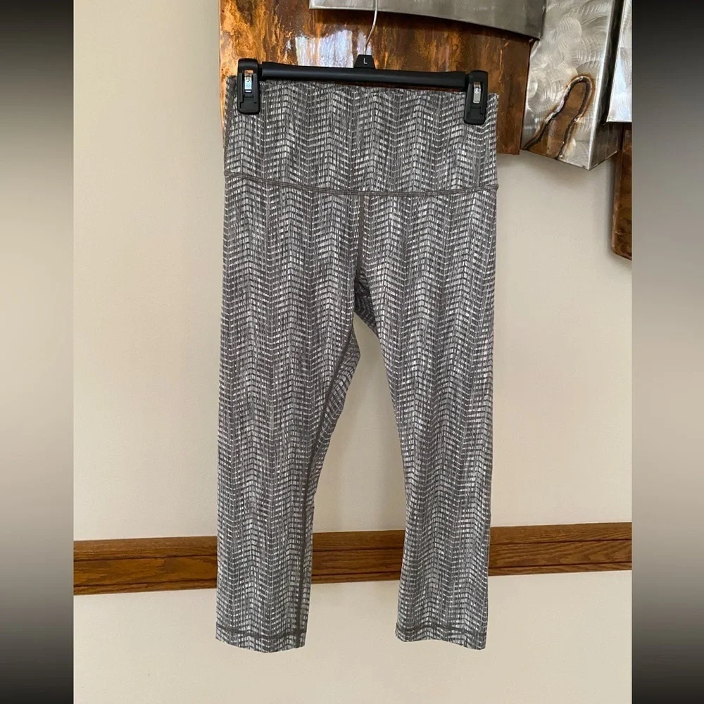 Lululemon Wunder Under Hi-Rise Crop Luon Arrow Jacquard Battleship Silver Spoon